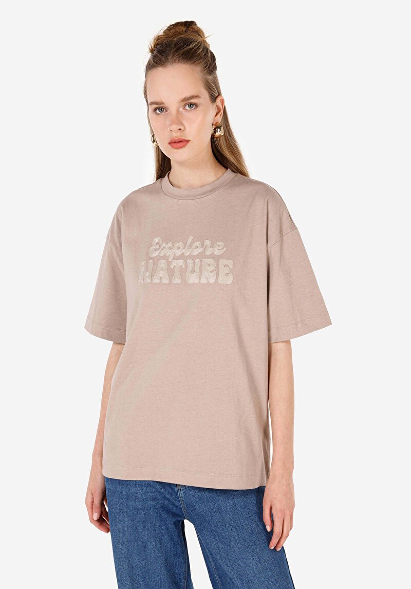 Comfort Fit Yuvarlak Yaka Kadın Kısa Kol Tişört