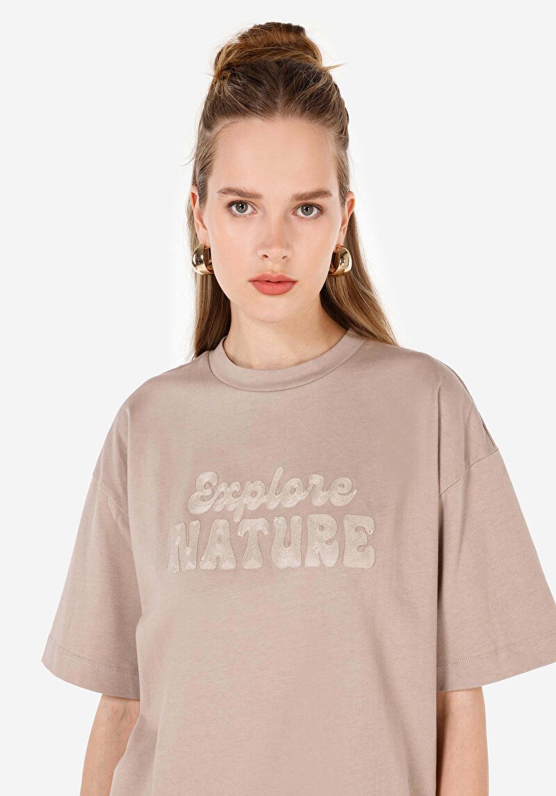 Comfort Fit Yuvarlak Yaka Kadın Kısa Kol Tişört