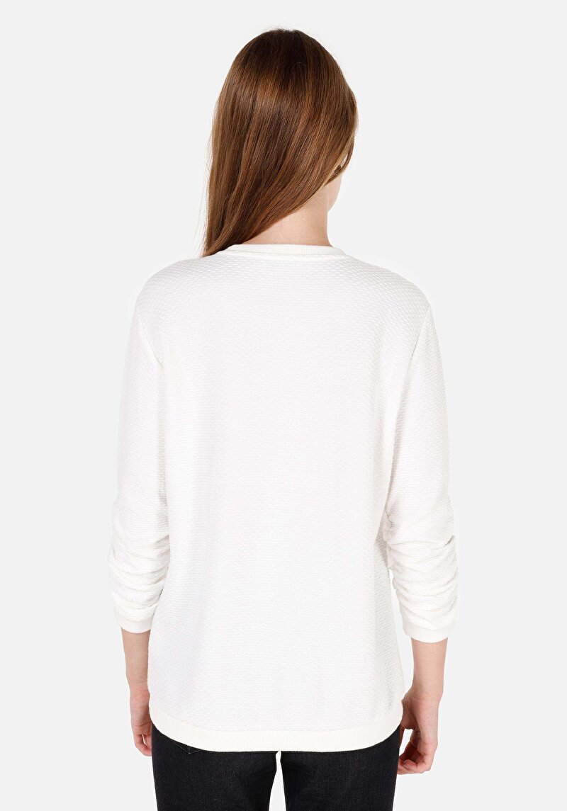 Regular Fit Yuvarlak Yaka Jakarlı Kadın Beyaz Uzun Kol Tişört