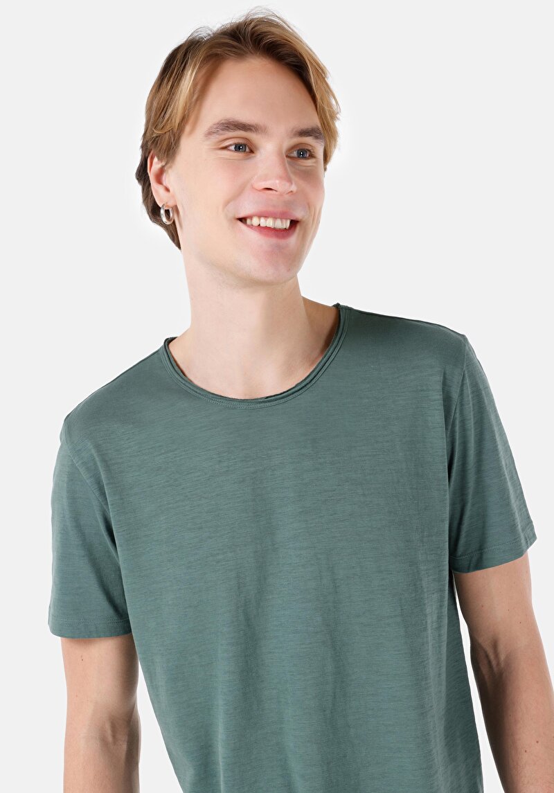 Regular Fit Yuvarlak Yaka Düz Cepsiz Erkek Yeşil Kısa Kol Tişört