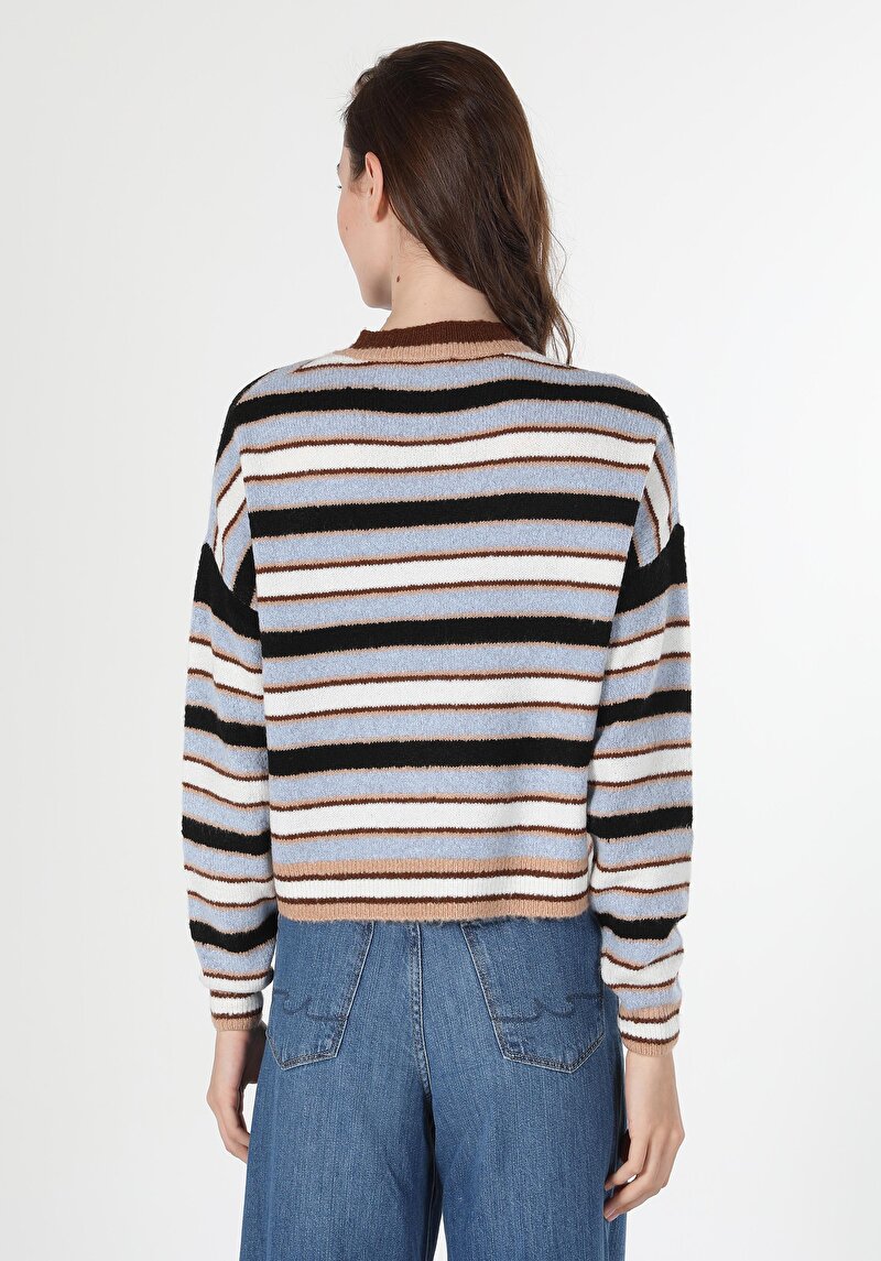 Regular Fit Yuvarlak Yaka Çizgili Kadın Çok Renkli Kazak