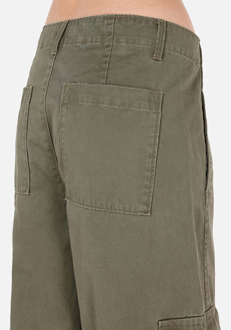 Regular Fit Yüksek Bel Geniş Paça Cargo Cep Kadın Yeşil Pantolon