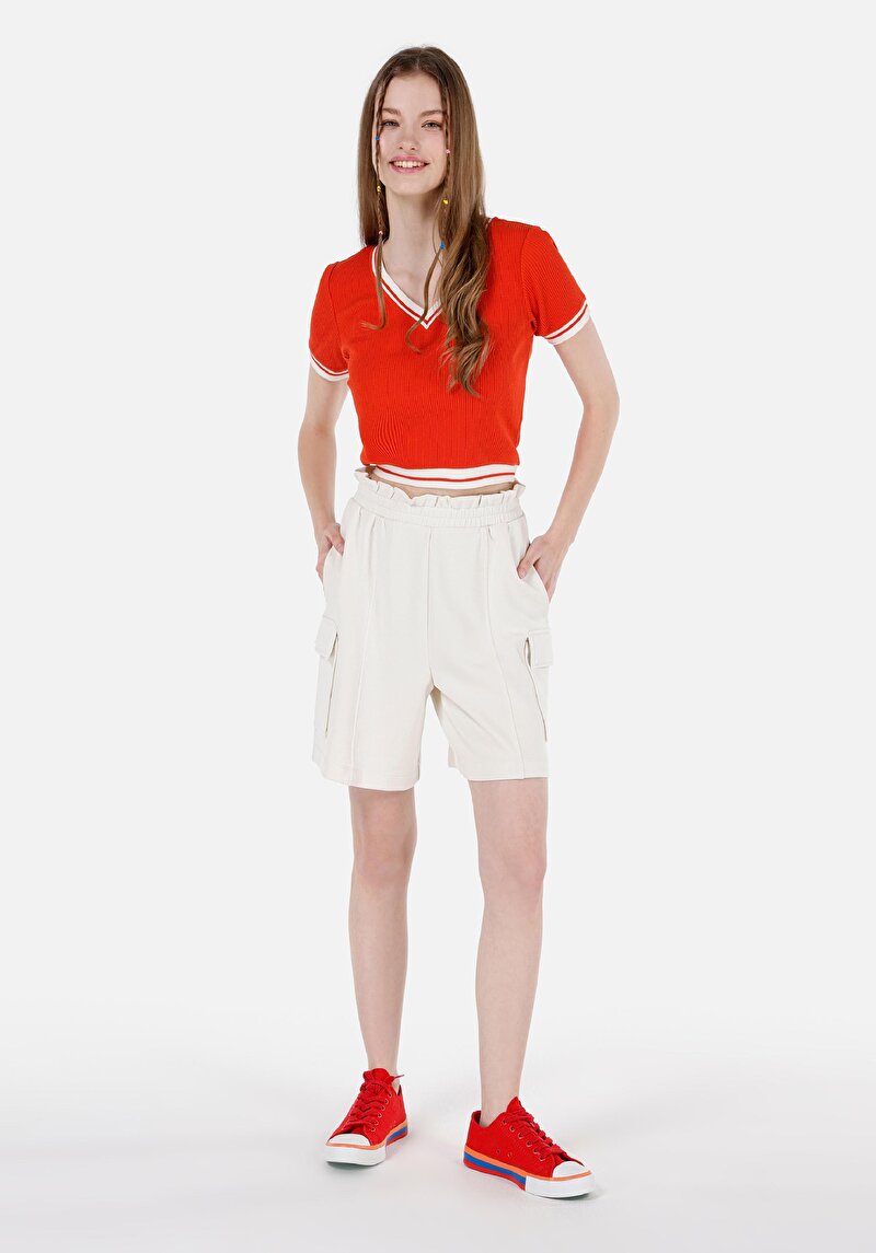 Regular Fit Orta Bel Kadın Ekru Şort