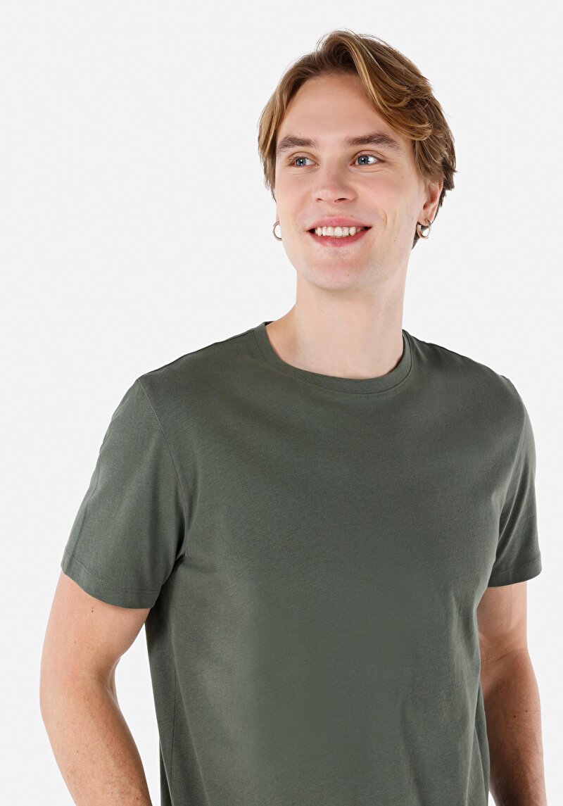 Regular Fit Yuvarlak Yaka Düz Erkek Yeşil Kısa Kol Tişört Cl1058592