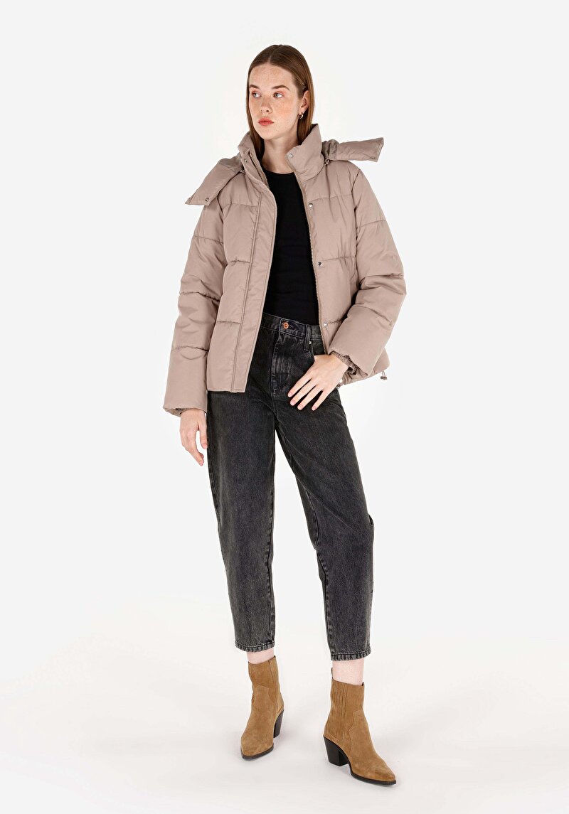 Regular Fit Kapüşonlu Fermuarlı Astarlı Kadın Bej Mont