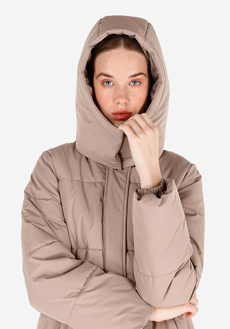 Regular Fit Kapüşonlu Fermuarlı Astarlı Kadın Bej Mont