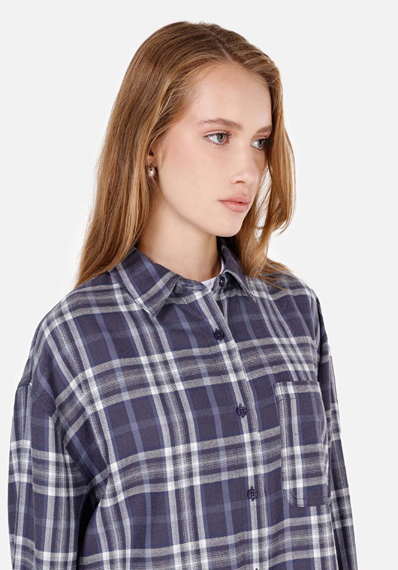 Relax Fit Shirt Neck Ekoseli Kadın Lacivert Uzun Kol Gömlek