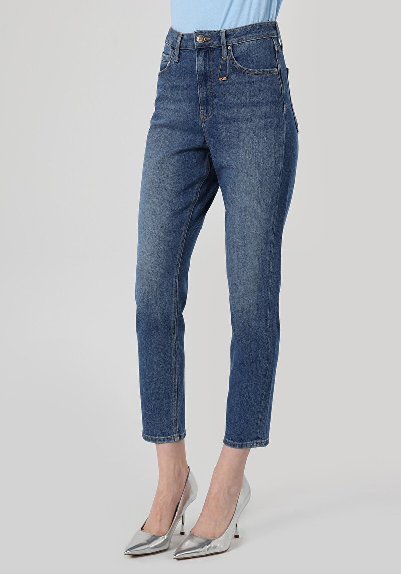 Slim Fit Orta Bel Fermuarlı Daralan Paça Kadın Denim Jean Pantolon