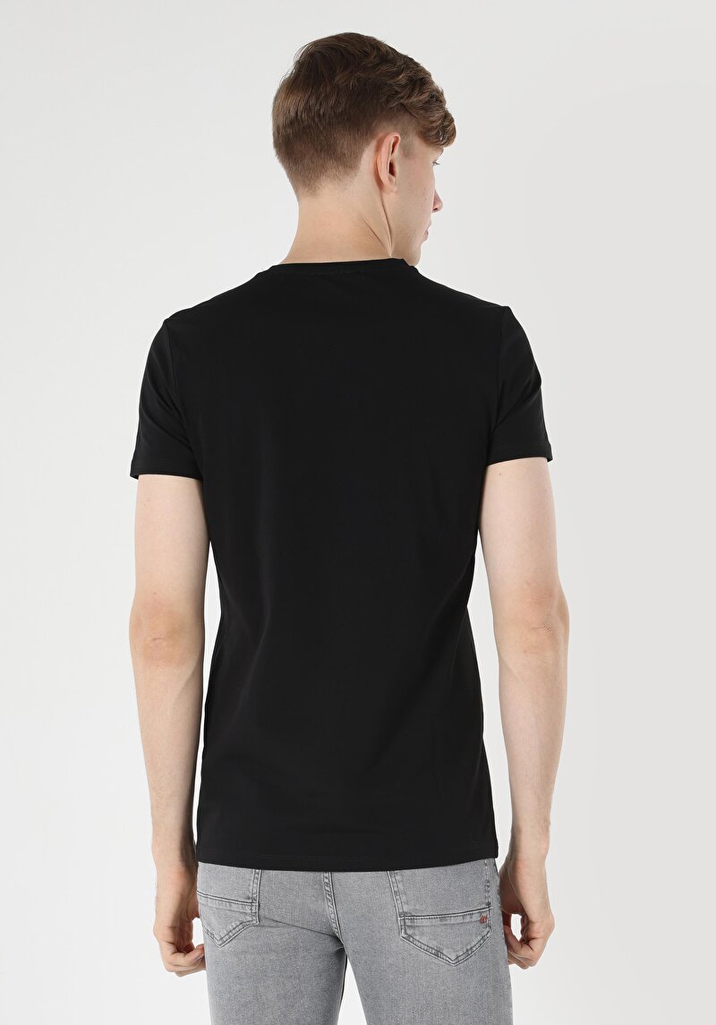 Slim Fit Yuvarlak Yaka Düz Cepsiz Erkek Siyah Kısa Kol Tişört