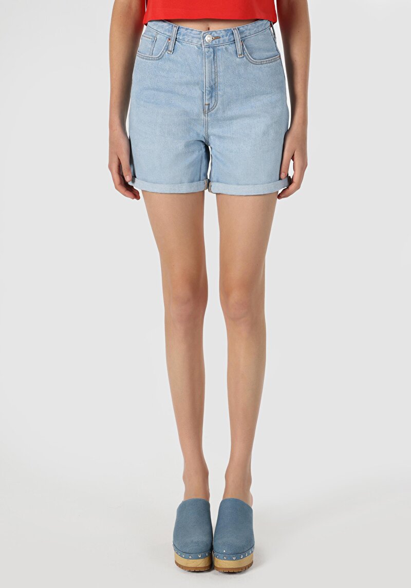 Pamuklu Cepli Mom Fit Yüksek Bel Kadın Mavi Denim Şort