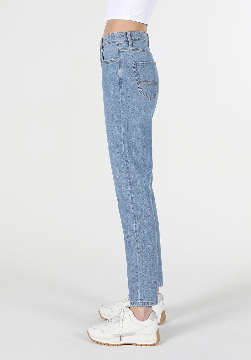 Mom Fit Yüksek Bel Daralan Paça Kadın İndigo Denim Jean Pantolon