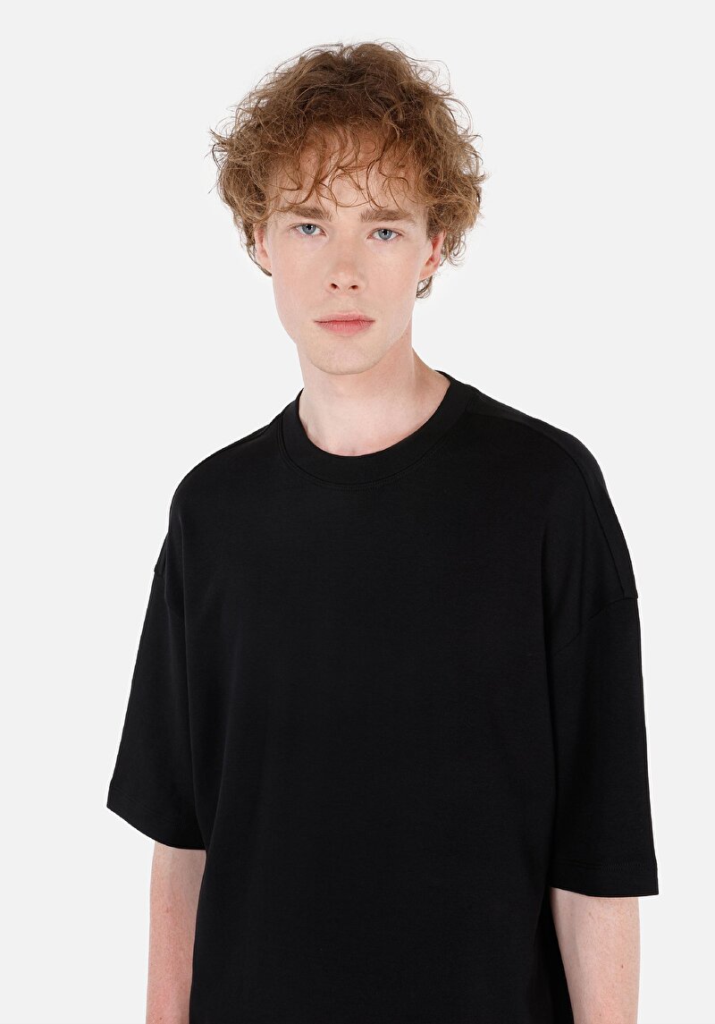 Oversize Fit Yuvarlak Yaka Düz Erkek Siyah Kısa Kol Tişört