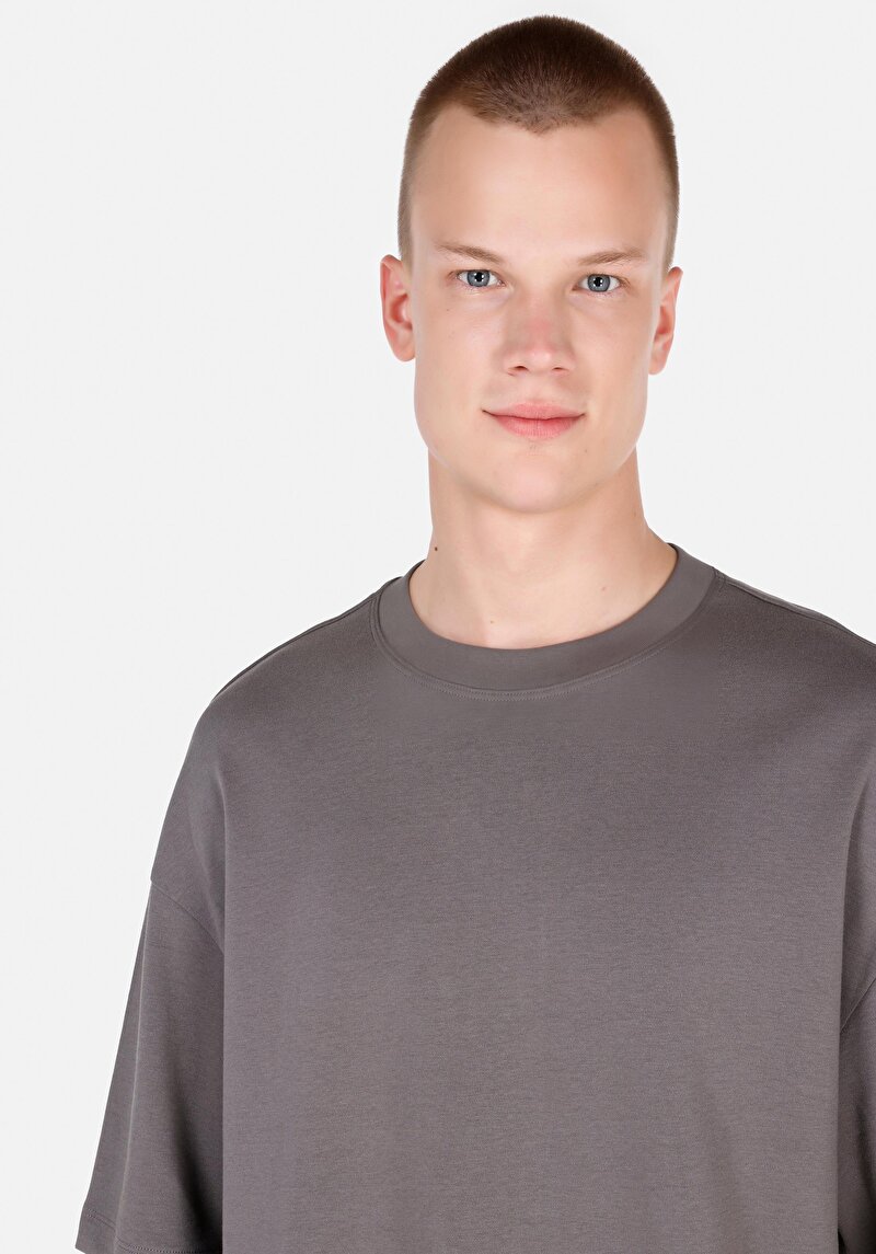 Oversize Fit Pamuklu Yuvarlak Yaka Düz Erkek Gri Kısa Kol Tişört