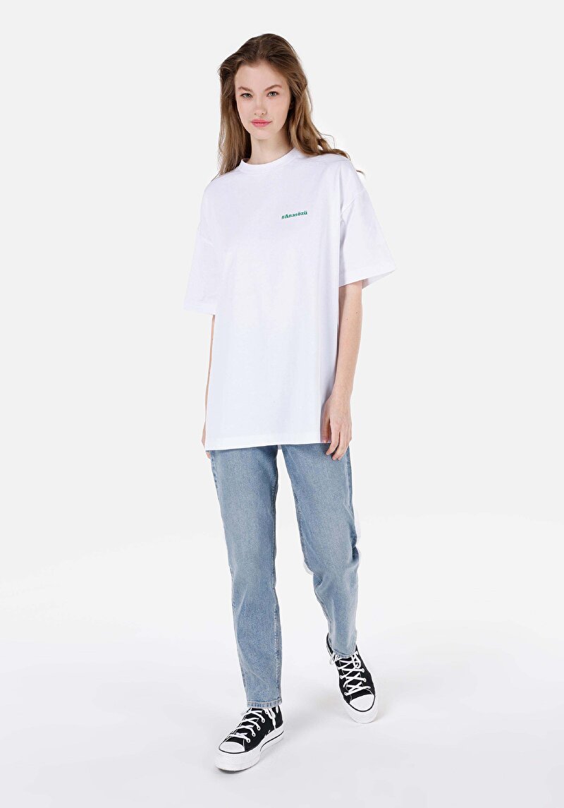 Comfort Fit Yuvarlak Yaka Baskılı Kadın Cepsiz Beyaz Kısa Kol Tişört