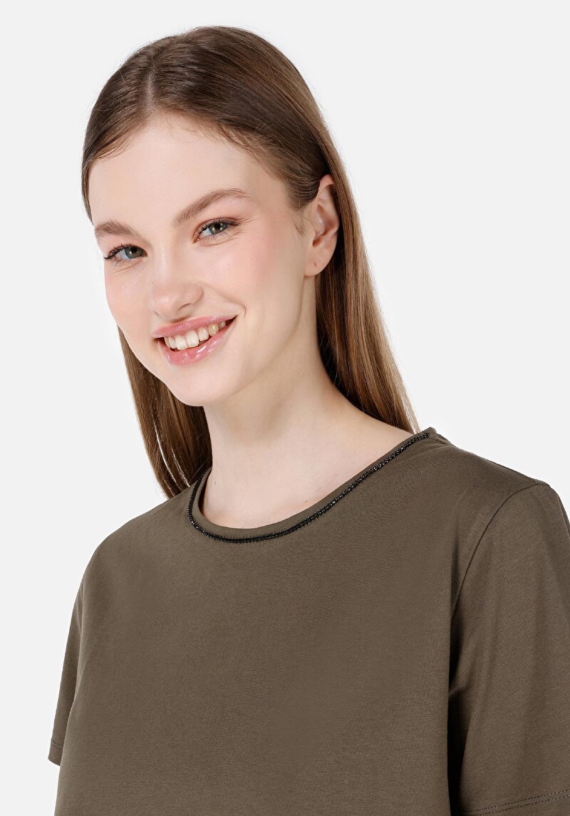 Regular Fit Yuvarlak Yaka Düz Cepsiz Kadın Yeşil Kısa Kol Tişört