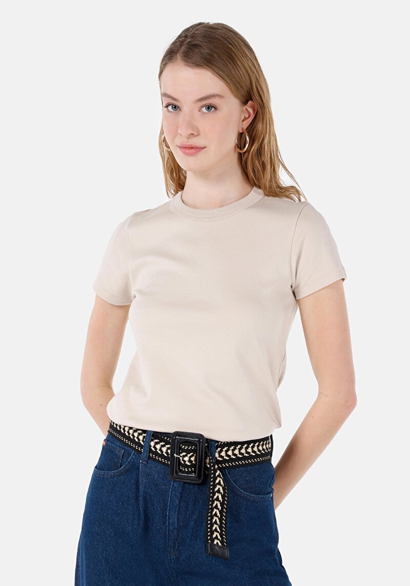 Slim Fit Yuvarlak Yaka Düz Kadın Bej Kısa Kol Tişört