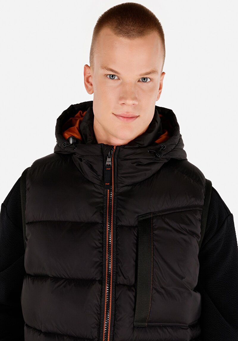 Regular Fit Kapüşonlu Erkek Siyah Yelek