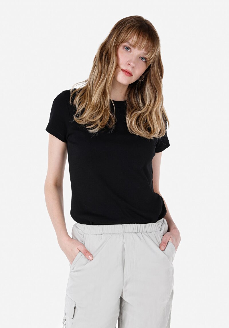 Slim Fit Yuvarlak Yaka Düz Kadın Siyah Kısa Kol Tişört