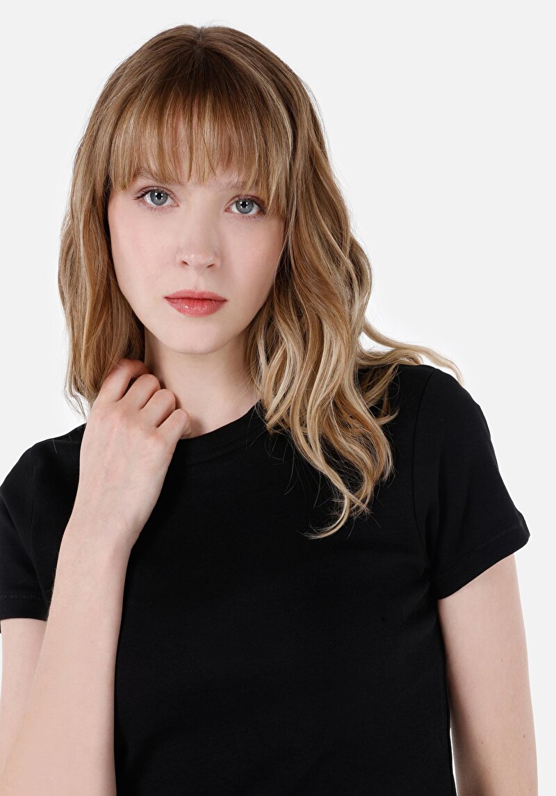 Slim Fit Yuvarlak Yaka Düz Kadın Siyah Kısa Kol Tişört