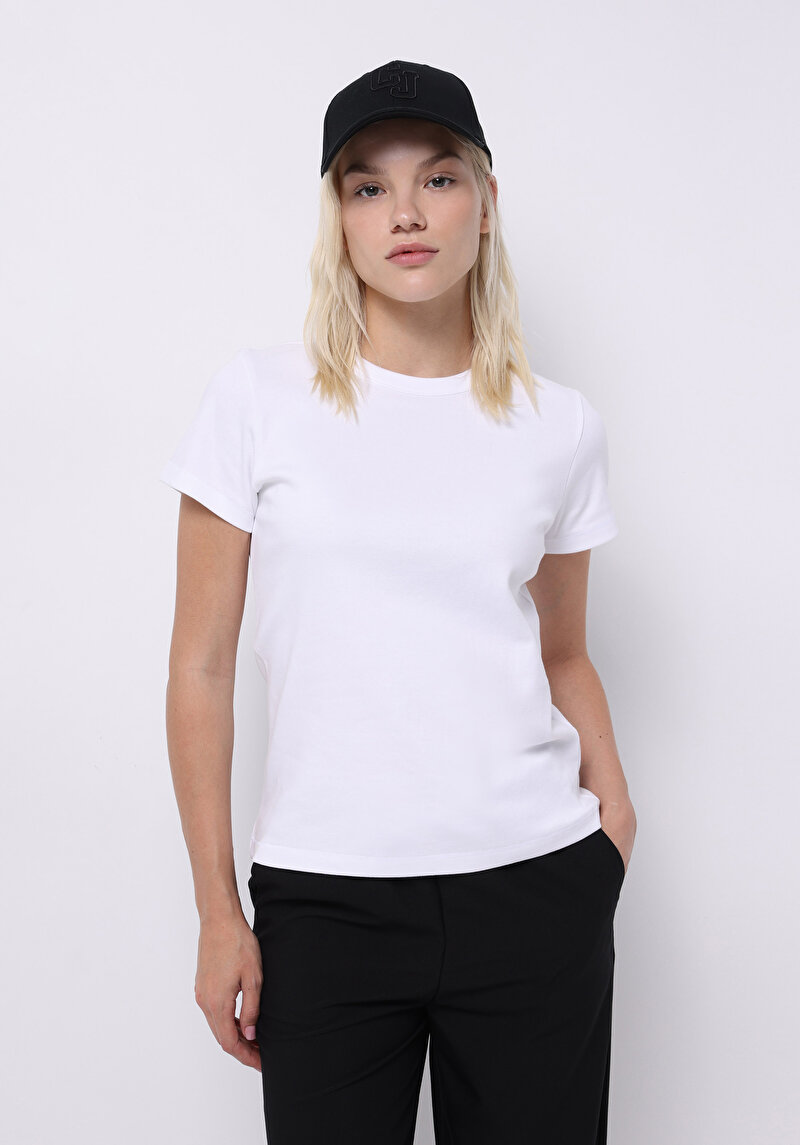 Slim Fit Yuvarlak Yaka Düz Kadın Beyaz Kısa Kol Tişört