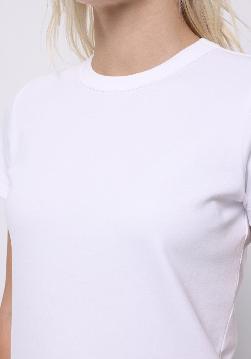 Slim Fit Yuvarlak Yaka Düz Kadın Beyaz Kısa Kol Tişört