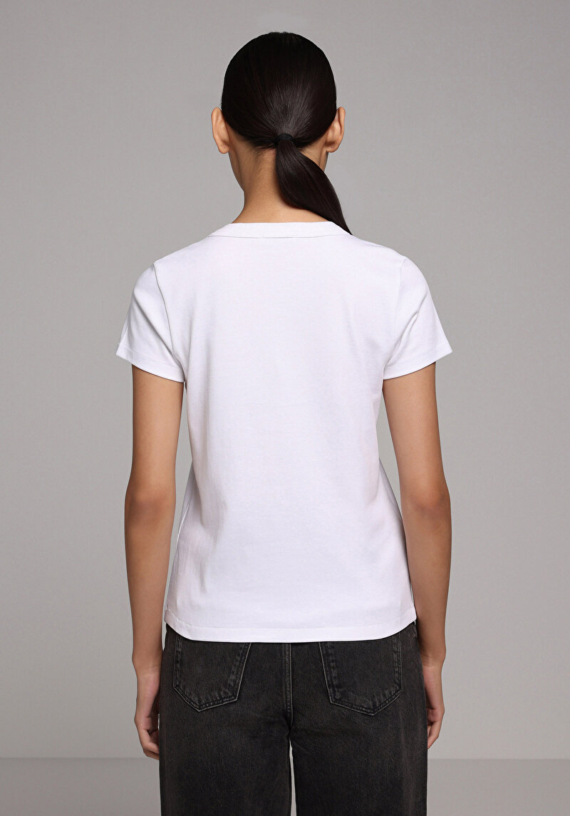 Slim Fit Yuvarlak Yaka Pamuklu Düz Kadın Beyaz Kısa Kol Tişört