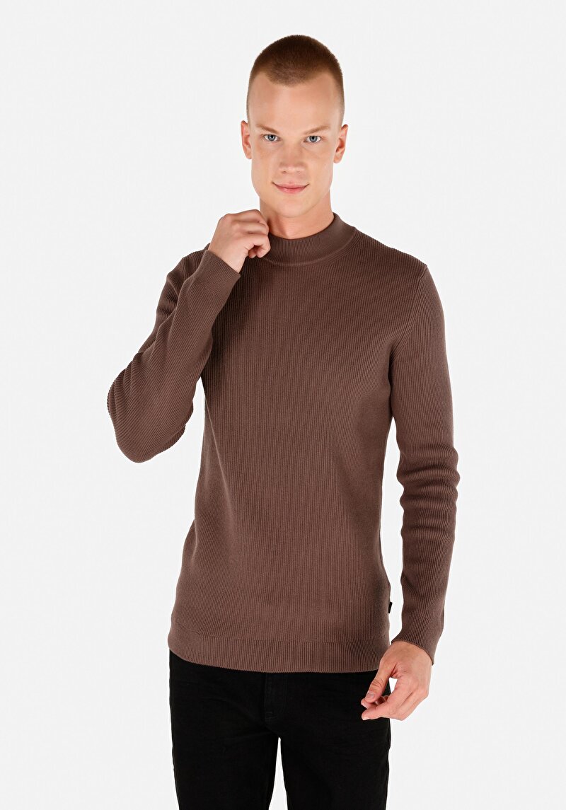 Slim Fit Dik Yaka Jakarlı Erkek Kahverengi Kazak