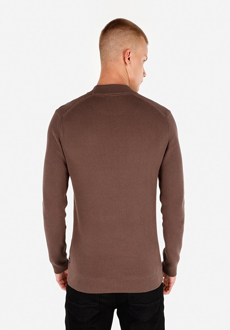 Slim Fit Dik Yaka Jakarlı Erkek Kahverengi Kazak