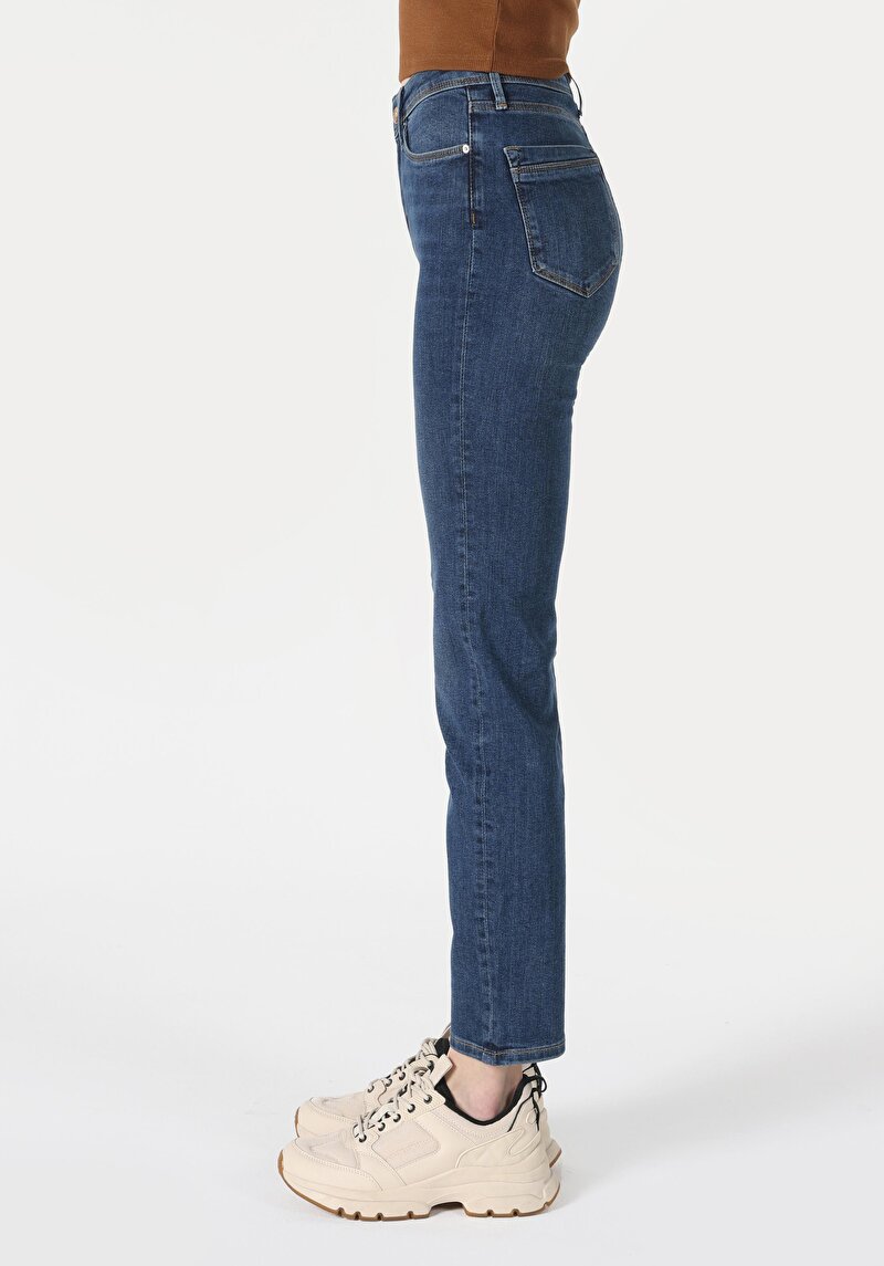 Slim Fit Orta Bel Düz Paça Kadın Denim Jean Pantolon