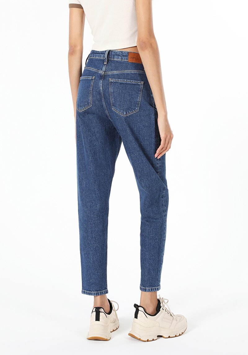 Mom Fit Yüksek Bel Daralan Paça Kadın İndigo Jean Pantolon