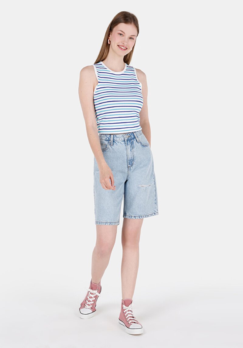 Regular Fit Yüksek Bel Yırtık Detaylı Kadın Bleach Indigo Denim Jean Şort