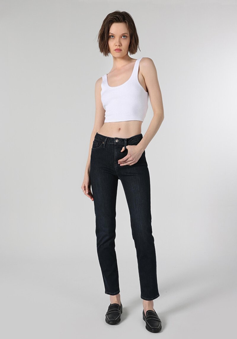 Slim Fit Orta Bel Düz Paça Kadın Koyu İndigo Denim Jean Pantolon