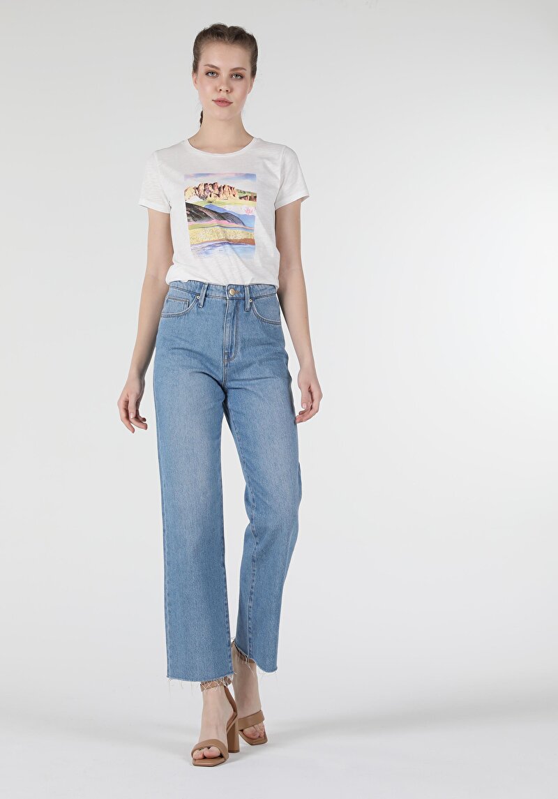 Regular Fit Yuvarlak Yaka Kadın Beyaz Kısa Kol Tişört