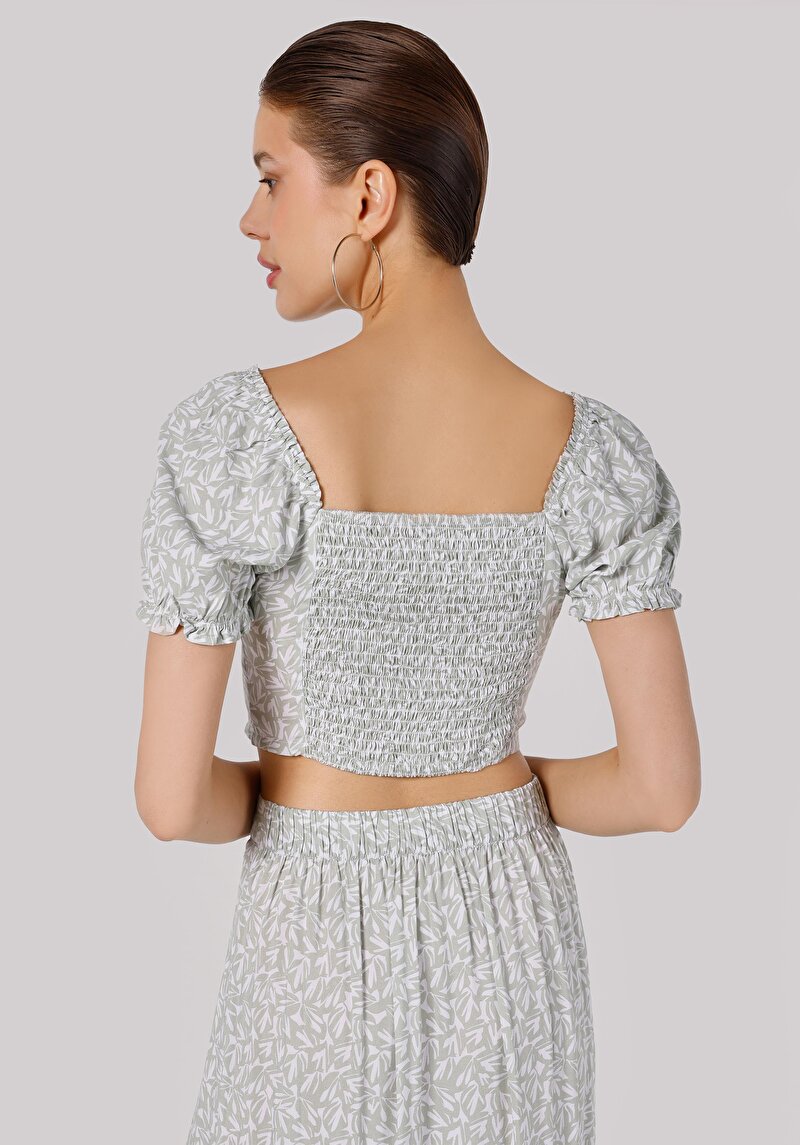 Slim Fit V Yaka Çiçekli Kadın Yeşil Kısa Kol Gömlek