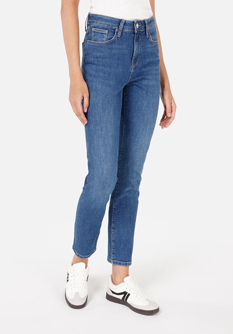 Slim Fit Orta Bel Düz Paça Kadın İndigo Jean Pantolon