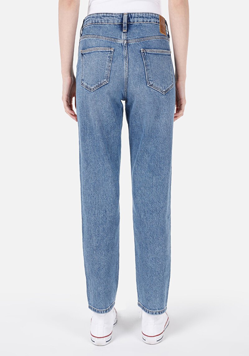 Mom Fit Daralan Paça Kadın İndigo Jean Pantolon