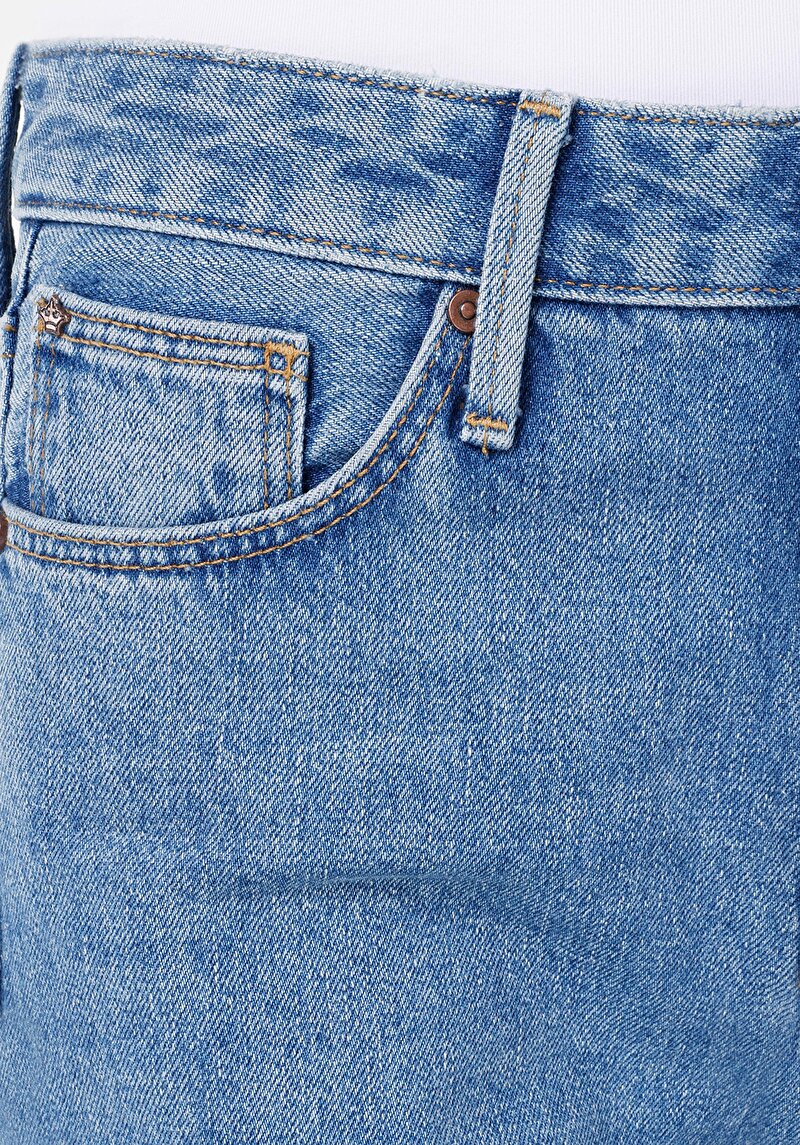 Regular Fit Yüksel Bel Geniş Paça Fermuarlı Kadın Light İndigo Denim Jean Pantolon