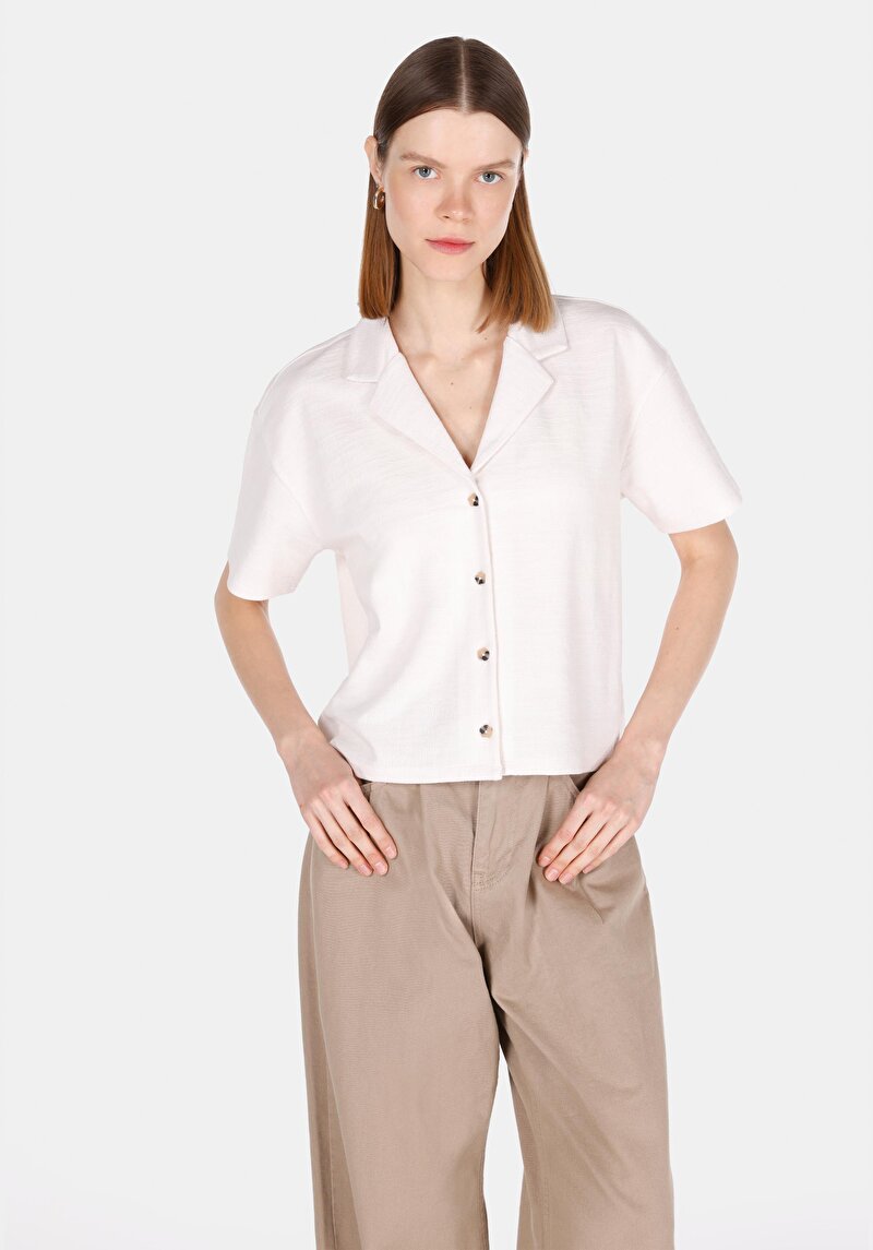 Regular Fit Polo Yaka Jakarlı Kadın Beyaz Kısa Kol Tişört