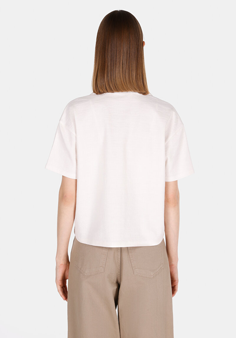 Regular Fit Polo Yaka Jakarlı Kadın Beyaz Kısa Kol Tişört