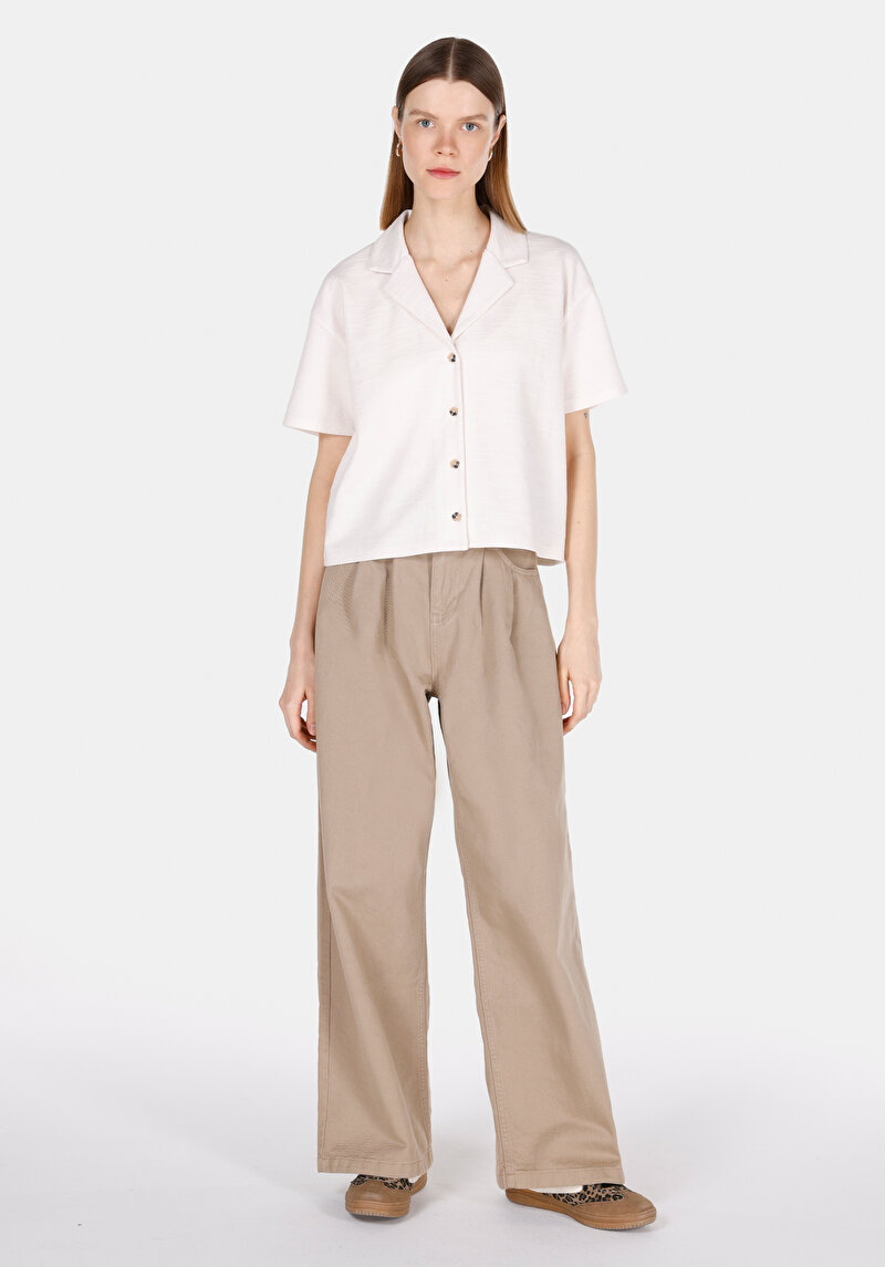 Regular Fit Polo Yaka Jakarlı Kadın Beyaz Kısa Kol Tişört