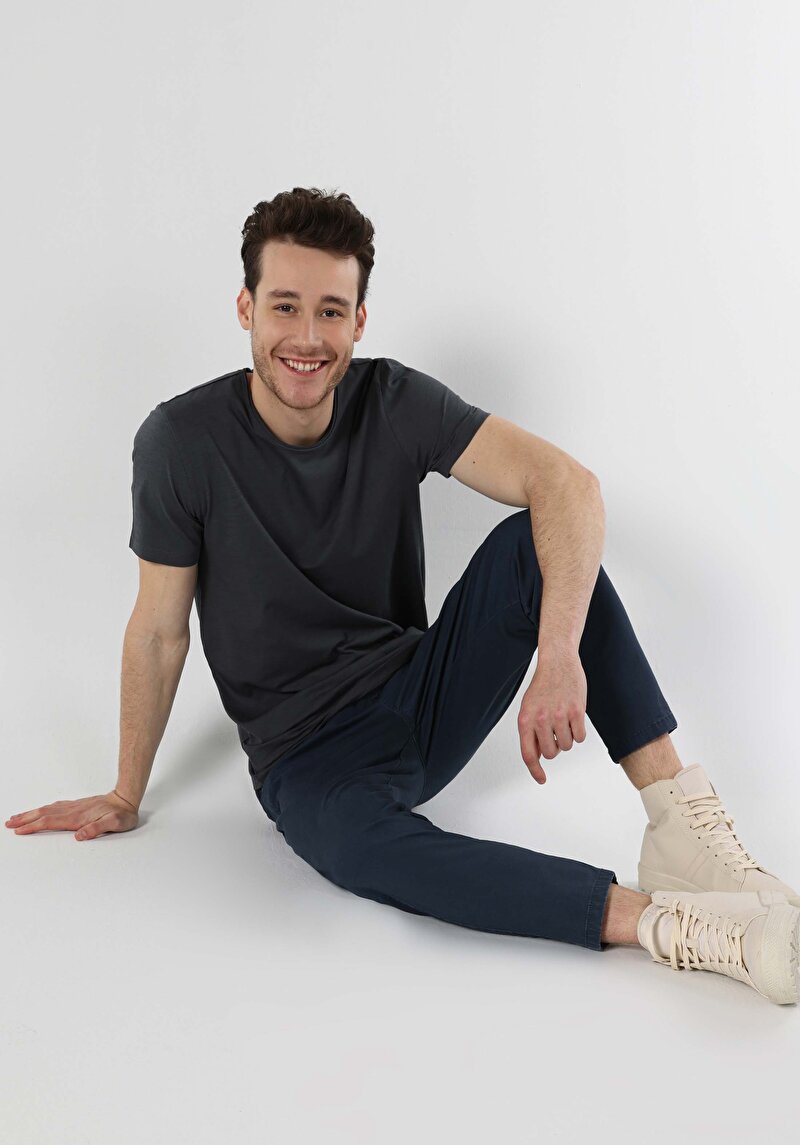 Regular Fit Yuvarlak Yaka Düz Erkek Antrasit Pamuklu Kısa Kol Tişört