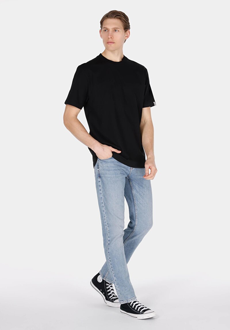Comfort Fit Yuvarlak Yaka Düz Erkek Siyah Kısa Kol Tişört