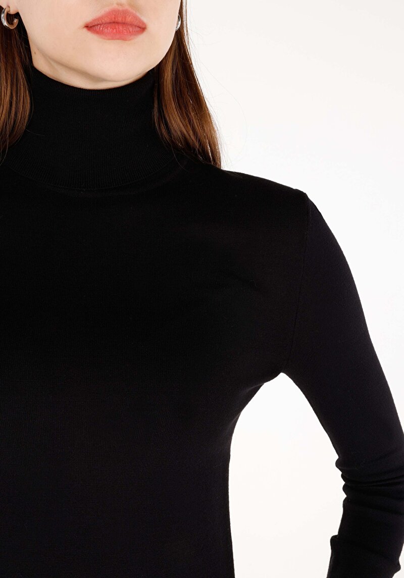 Slim Fit Balıkçı Yaka  Kadın Siyah Kazak