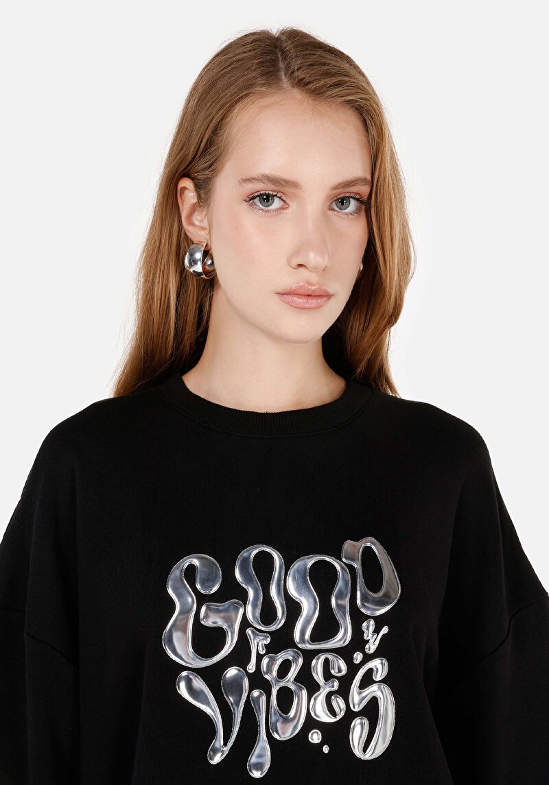 Comfort Fit Yuvarlak Yaka Kadın Siyah Sweatshirt
