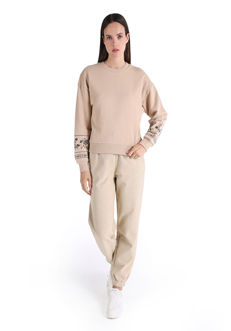 Regular Fit Yuvarlak Yaka Nakışlı Kadın Bej Sweatshirt