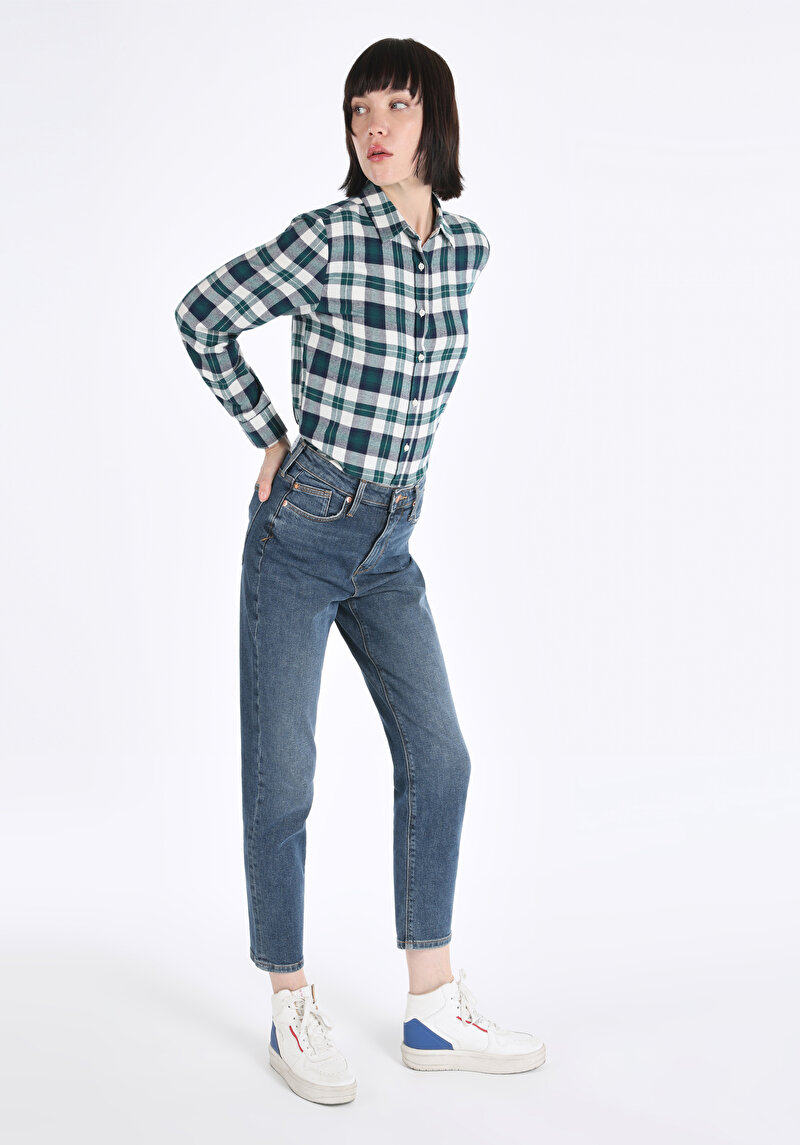 Slim Fit Orta Bel Daralan Paça Kadın İndigo Jean Pantolon