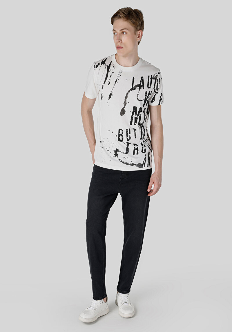 Regular Fit Yuvarlak Yaka Yazı Baskılı Erkek Beyaz Kısa Kol Tişört