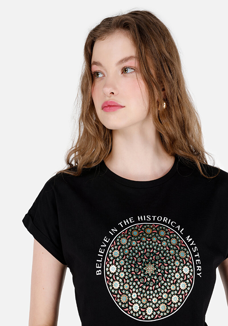 Regular Fit Yuvarlak Yaka Baskılı Kadın Siyah Kısa Kol Tişört