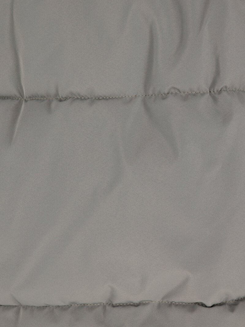 Regular Fit Kapüşonlu Fermuarlı Astarlı  Kadın Yeşil Mont