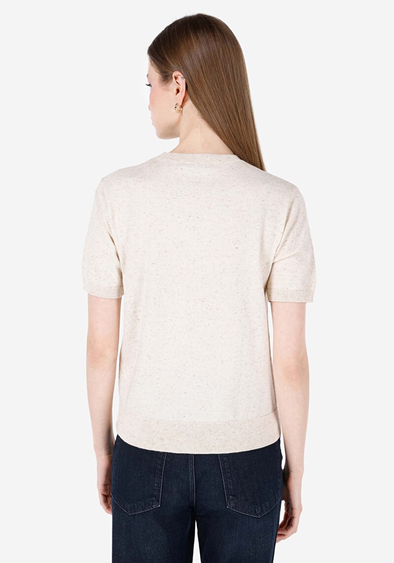Regular Fit Pamuk Karışımlı Yuvarlak Yaka Kadın Ekru Kısa Kol Kazak
